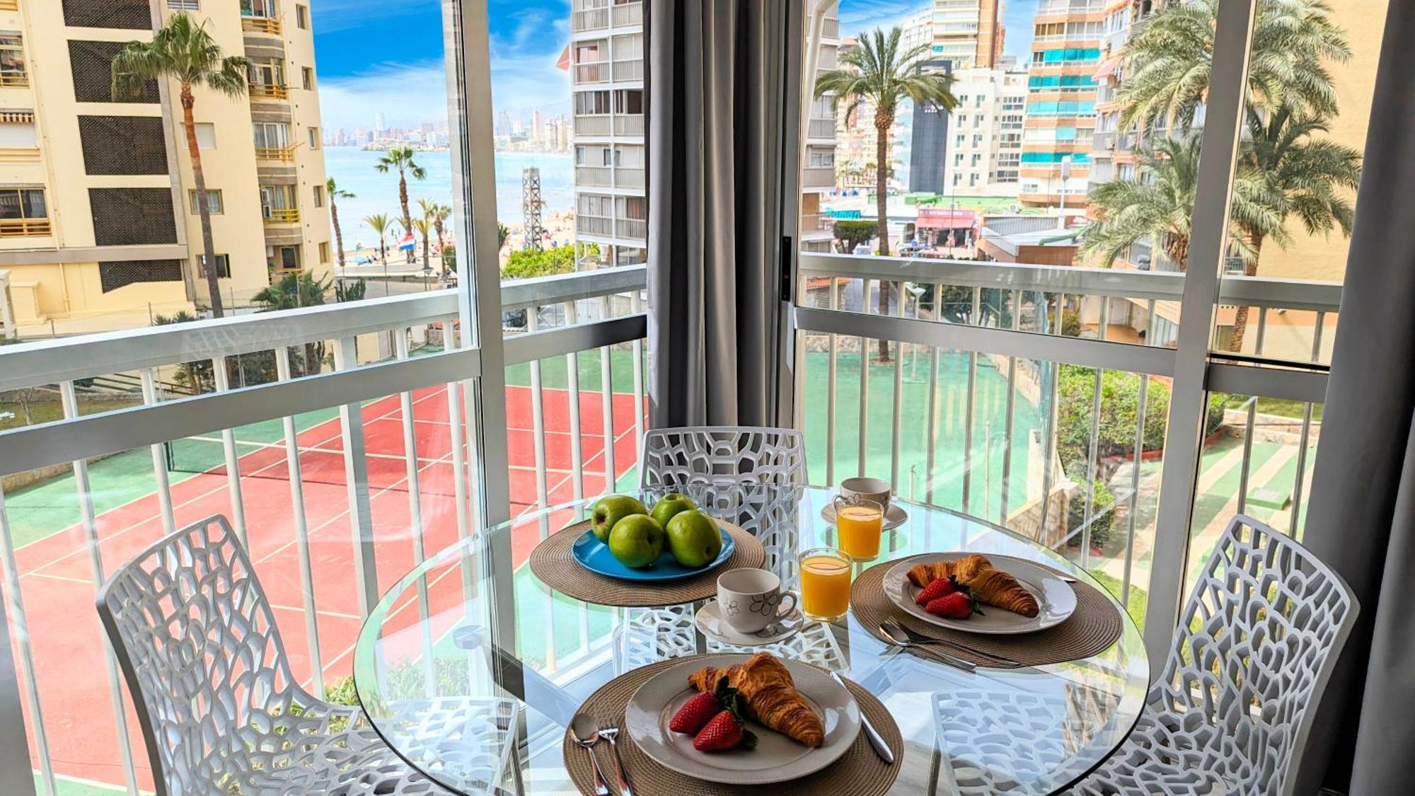 Carabelas Levante Beach Apartment Бенидорм Екстериор снимка